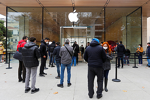 Онлайн-магазин Apple в Турции возобновил продажи гаджетов, повысив на них цену на 25%