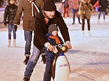 В московских дворах и парках открыли 1,3 тысячи катков