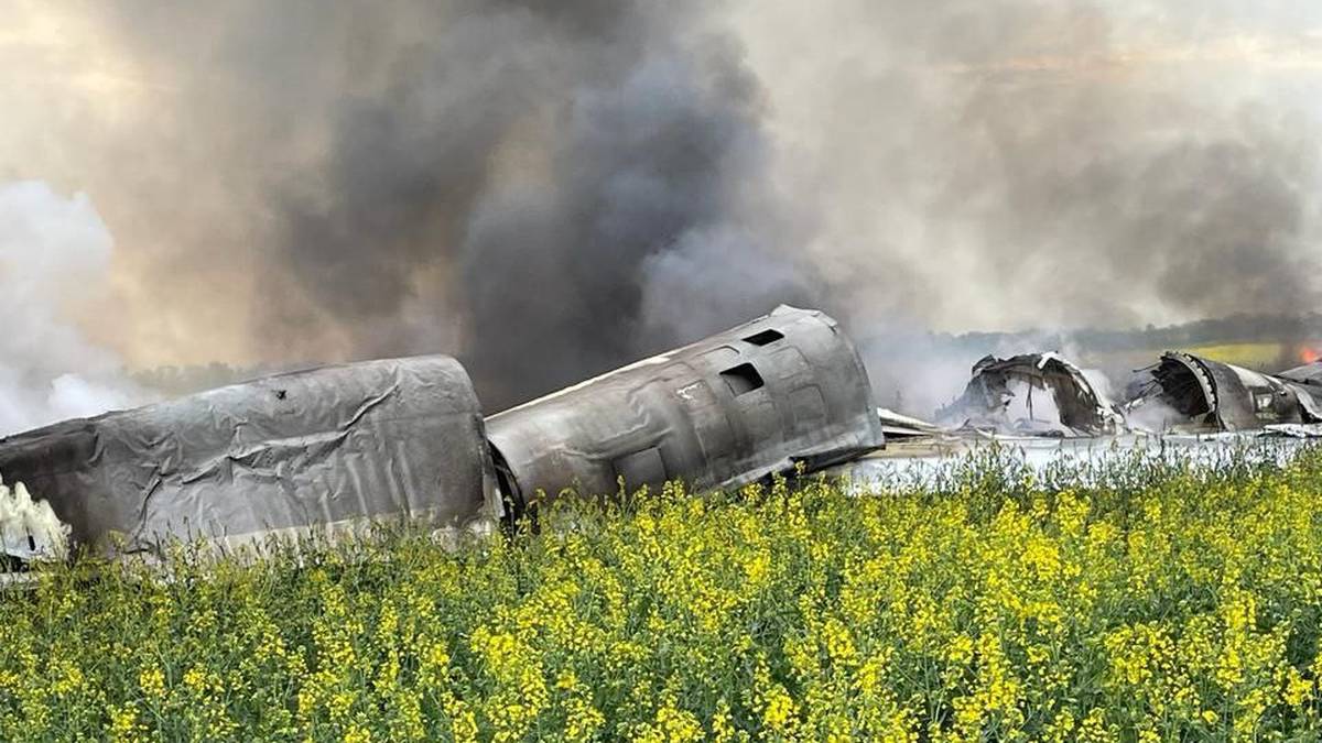 Член экипажа упавшего в Ставропольском крае военного самолета погиб