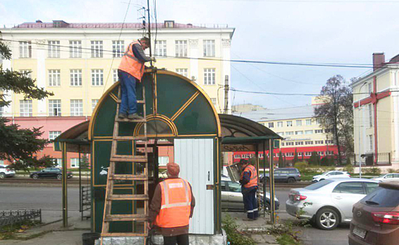 В Курске на остановке возле филармонии снесли заброшенный ларек