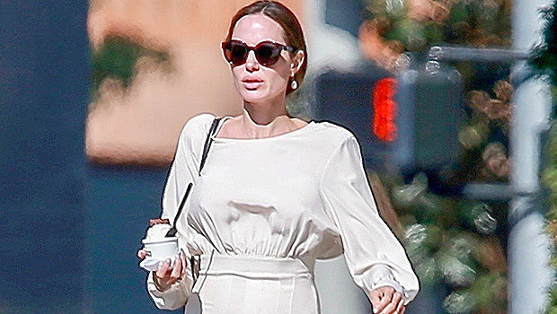Леди в белом: Анджелина Джоли в белоснежном платье в пол