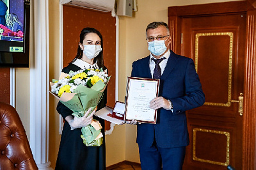 В Приамурье волонтёров-медиков наградили грамотами и памятными медалями