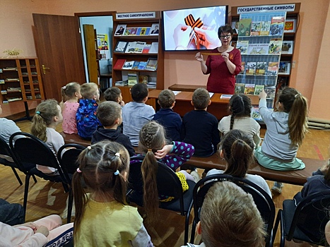 Юных выселковцев познакомили с георгиевской ленточкой