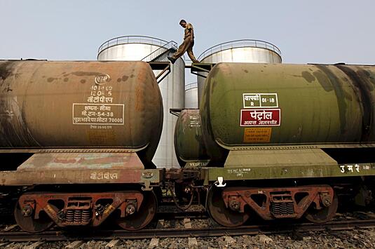 Россия обсудит с Индией условия поставок нефти на 20 лет