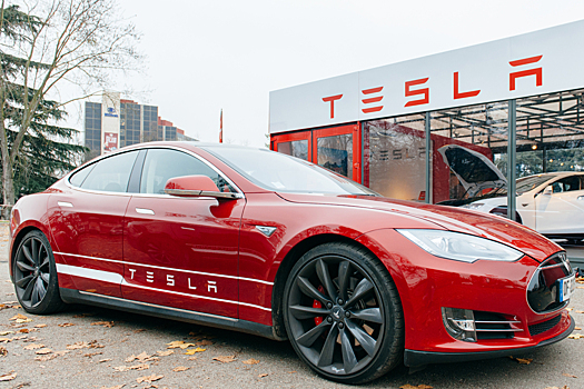 Китайские власти запретили электрокарам Tesla въезжать в город Бэйдайхэ