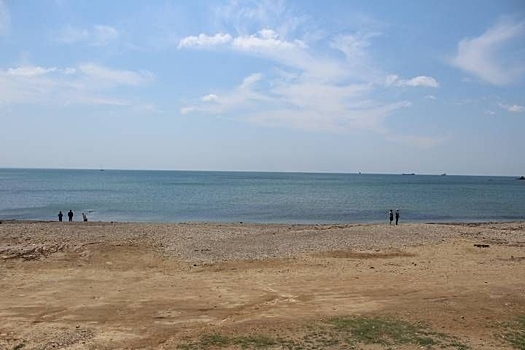 «Дань» на въезде стали собирать на популярном пляже Приморья