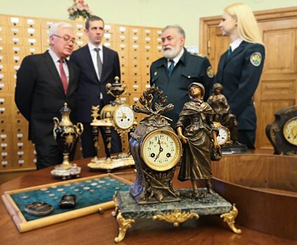 Домодедовская таможня передала в музей 37 ценных предметов