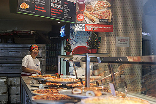 Оператор сетей «Сбарро» и «Елки-палки» уволил три тысячи сотрудников