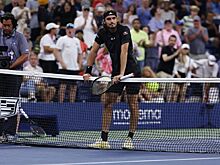 Грек Циципас грубо обратился к отцу во время матча на турнире в Вене