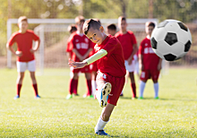 Американские ученые выяснили, что занятия футболом могут привести к нарушениям в развитии мозга у детей