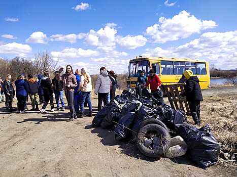 В Иркутске на территории «Птичьей гавани» собрали 70 мешков мусора