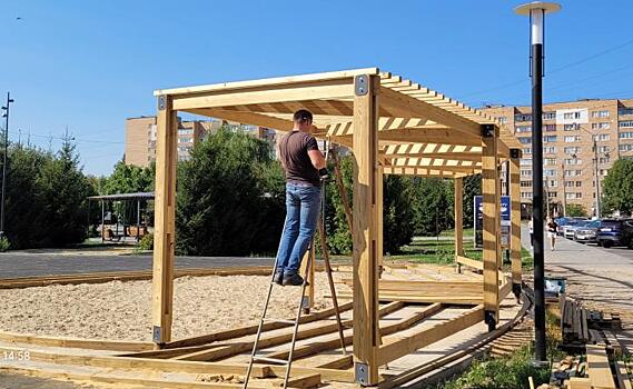 В Железногорске делают детскую площадку и ремонтируют два двора