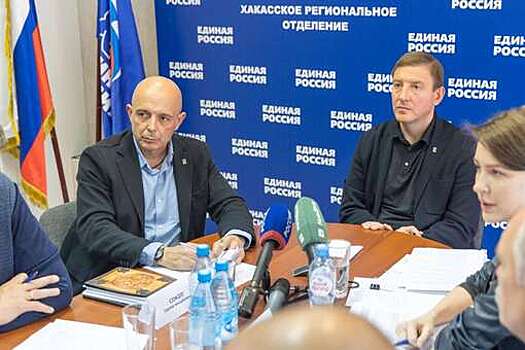 Сергей Сокол обратил внимание на проблему с занижением зарплат педагогов в Хакасии
