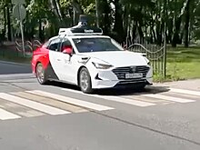 Москвичка показала на видео поездку на беспилотном такси