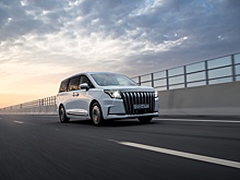 В России начались продажи роскошного минивэна JAC