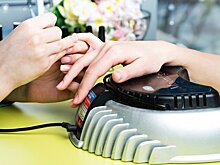 Дерматовенеролог рассказала об опасностях использования гель-лака