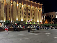 Протестующие вышли в центр Тбилиси