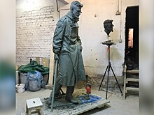 Лимонову изваяли памятник с арматурой в руке