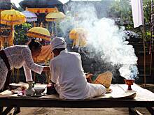 Россиянка посетила старейший храм на Бали и раскрыла аферу монахов