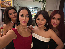 Тина Канделаки показала редкие фото с дочерью и подругой