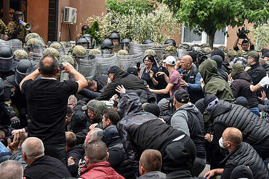 Премьер Косово Курти предложил отправить протестующих сербов в тюрьму или обратно в Сербию