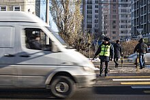 Грузовой и пассажирский микроавтобусы столкнулись в Бишкеке — фото