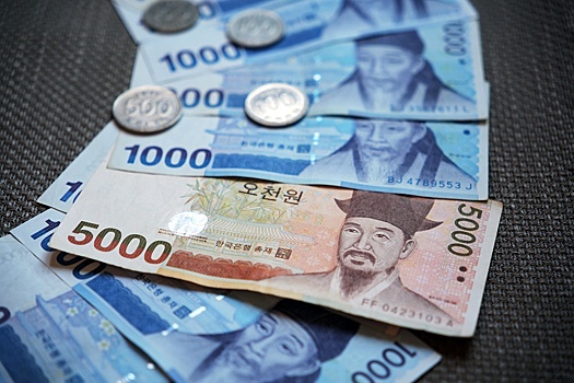 Курс южнокорейской воны упал до рекордно низкой за последние 15 лет отметки