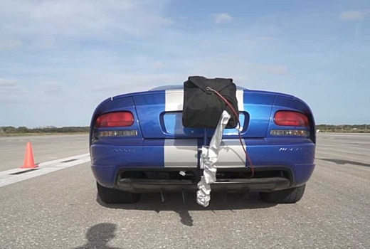 Посмотрите, как 1400-сильный Dodge Viper случайно установил рекорд скорости