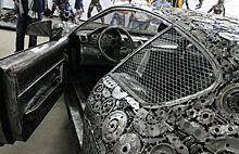 Художники собрали машину из металлолома