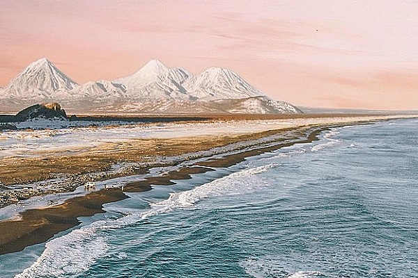 Эксперты назвали четыре самых необычных пляжа России