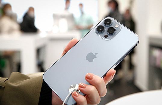 «Известия»: в России продают iPhone 15 по одним из самых низких цен