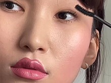 Как сделать модный макияж в стиле Барби за пару минут