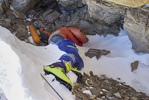 Мертвый сезон: как альпинисты гибнут на Эвересте