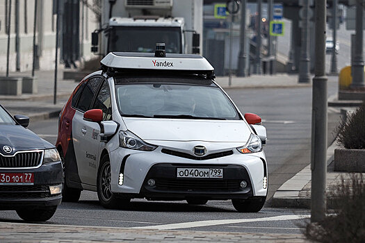 Беспилотные автомобили оборудуют "черными ящиками" и маячками