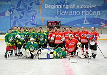 Хоккейная команда «Якутскэнерго 40+» лидирует на городском первенстве