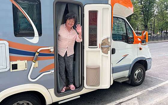 Мечты сбываются: пенсионеры 70+ уехали из дома, чтобы увидеть главный символ России