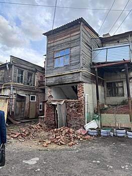 После обрушения памятника архитектуры в центре Саратова прокуратура начала проверку