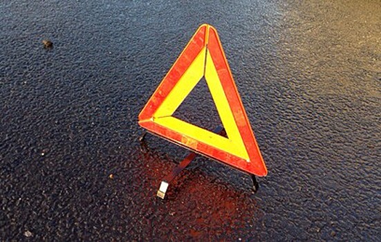 Два пассажира получили травмы при столкновении автобуса и автомобиля в Москве
