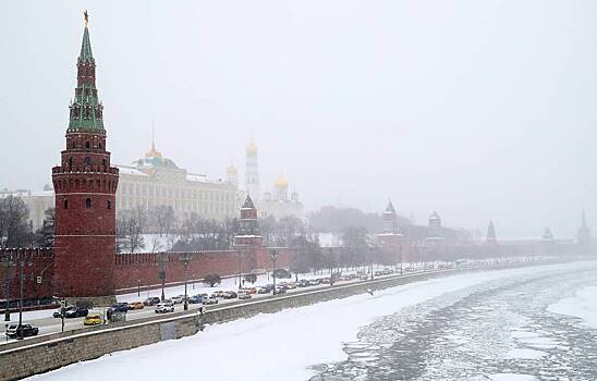 Москвичей предупредили о гололедице и мокром снеге