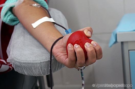 Россиянам начали переливать кровь переболевших COVID-19