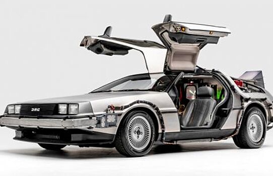 Будущее, которое не наступило: какие автомобили показали в фильме «Назад в будущее 2»