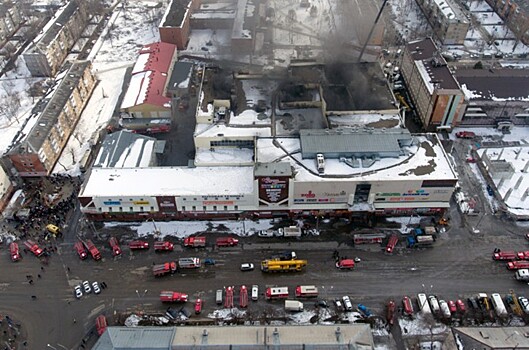 СКР: люди сгорели в "Зимней вишне" из-за 7 млн рублей