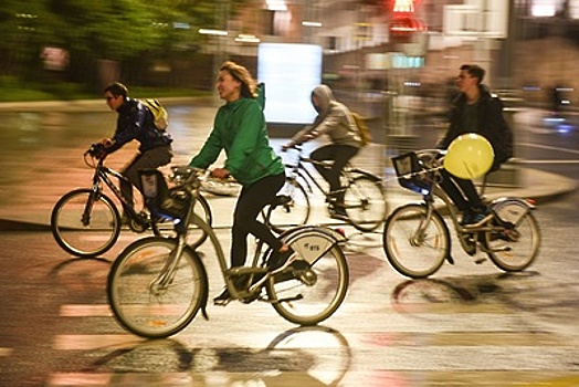 График движения наземного транспорта в Москве изменится 4 августа из‑за ночного велопарада
