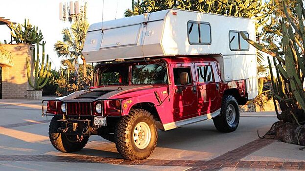 Hummer H1 может стать идеальным кемпером для покорения пустыни