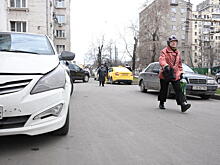 Как наказать водителей за парковку на тротуаре