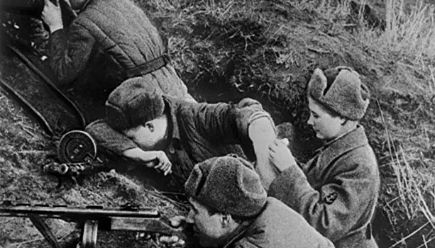 "Перемена пугающая": американцев ужаснули снимки советского солдата