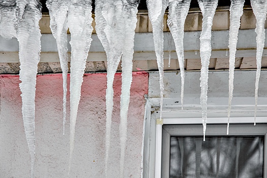 В Ростове возбудили уголовное дело из-за падения наледи на пожилую женщину