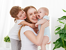 В Санкт-Петербурге предложили бесплатно давать нянь семьям с двойней и тройней