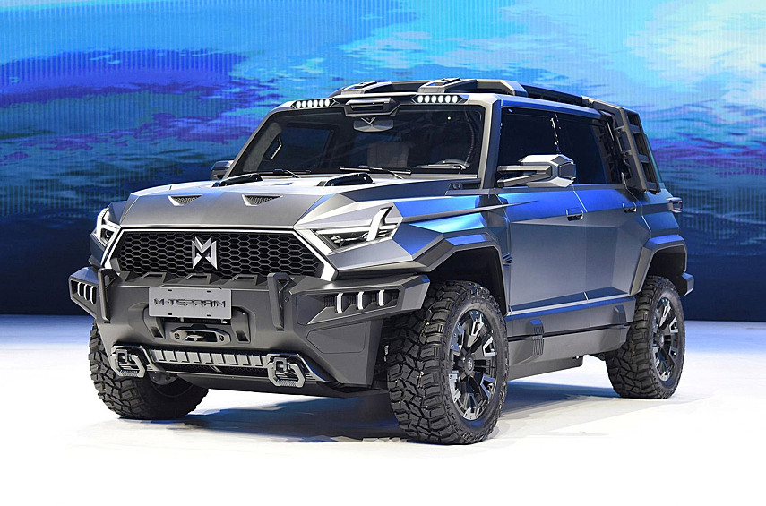 Dongfeng M-Terrain и M-Terrain S. Летом на выставке в Чэнду фирма представила пару концептов. Четыре электромотора в сумме выдают 1088 лошадиных сил, а ещё обещаны автопилот третьего уровня и полноуправляемое шасси. Компанию пятидверному 5,2-метровому внедорожнику M-Terrain составил его купеобразный вариант M-Terrain S