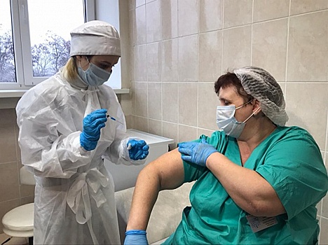 76% пенсионеров Волгоградской области прошли вакцинацию от COVID-19